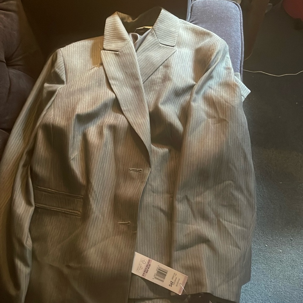 Lesuit Pant Suit